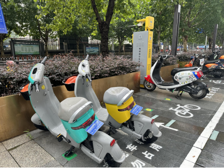 貓先生智能電動車無線充電樁合作，垃圾分類設(shè)備廠家